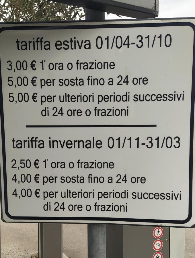 蒙特里久尼 Sognare Nel Castello酒店 外观 照片